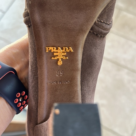 Prada suede 4 inch heel boot with piping - Picture 4 of 9